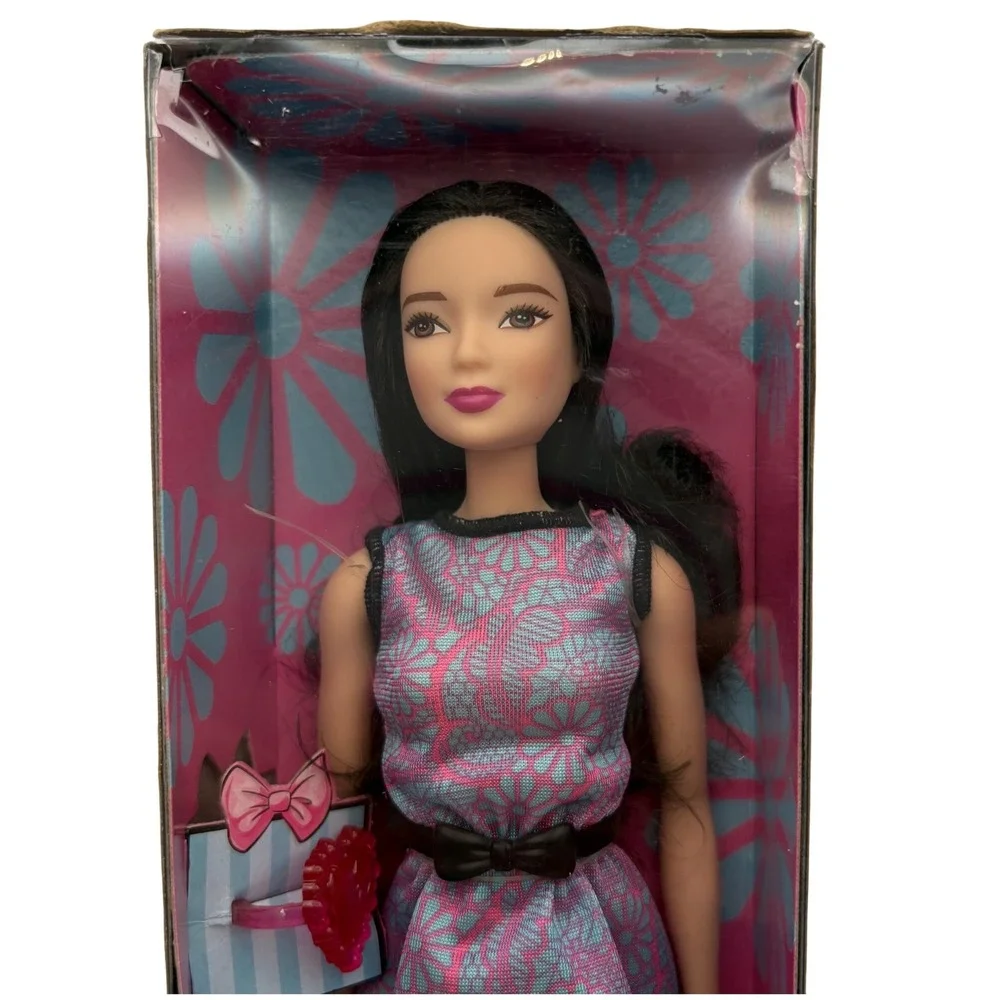 2015 Barbie Pink-Tastic‎ Asian Doll DGX64 Lea Sculpt New NIB + Ring Gift